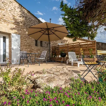 Domaine Mas Cote Cour Holiday home Maubec (Vaucluse)